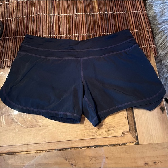 Lululemon Run Times Short *4-Way Stretch Sz 8 - Picture 6 of 10